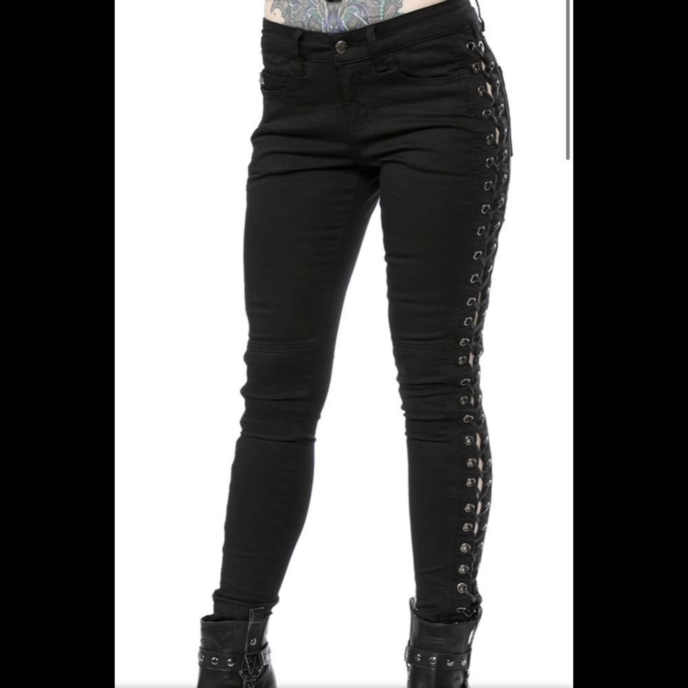 NWT Torrid/Tripp side lace up skinny jeans